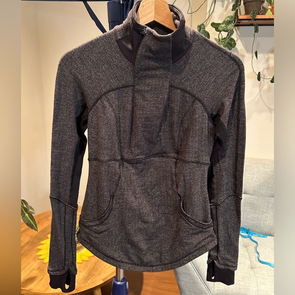 Lululemon base runner 1/2 zip - Picture 3 of 10